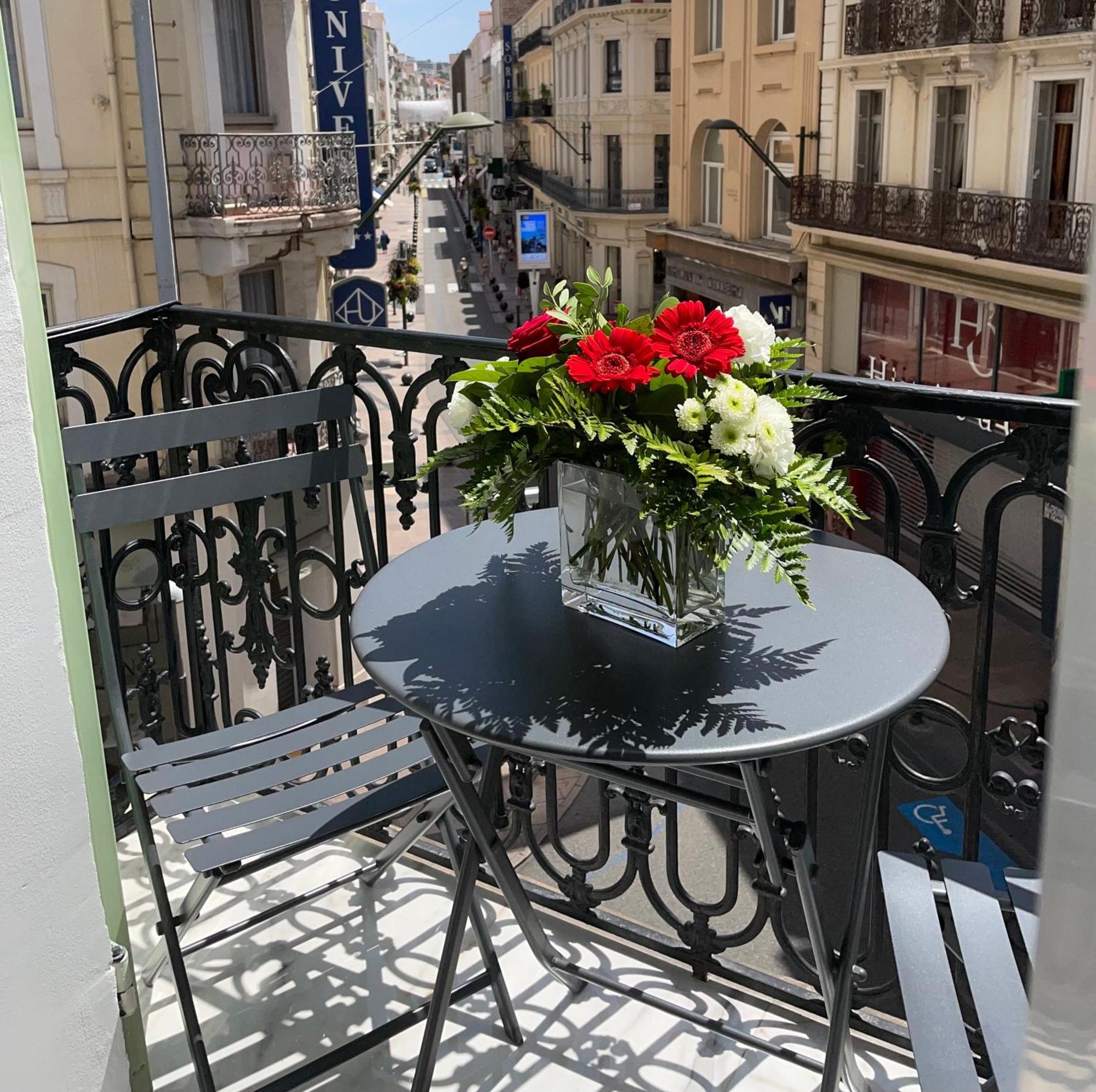 Alba Antibes Street Cannes