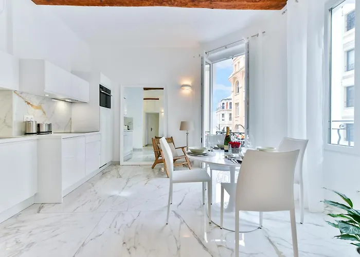 Alba Apartment Antibes Street, By Welcome To Cannes